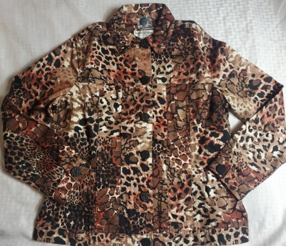 Draper’s & Damon’s denim Jacket Sz Petite Small Button Down animal print Cheetah
